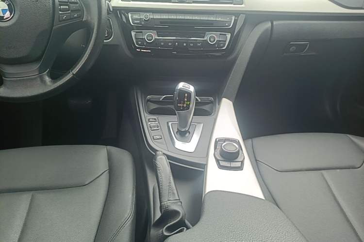Used BMW 3 Series 2016 320Li Ambition Model Gear Lever