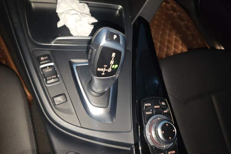 Used BMW 3 Series 2016 320i Fashion Model Gear Lever