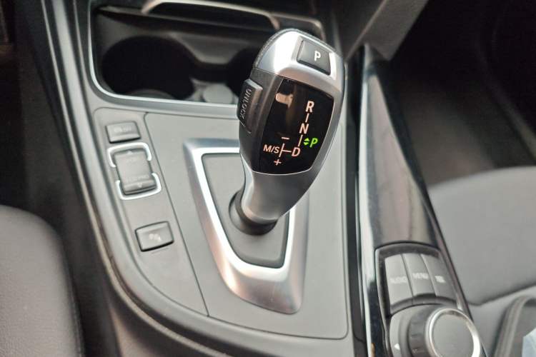Used BMW 3 Series 2016 320Li Ambition Model Gear Lever