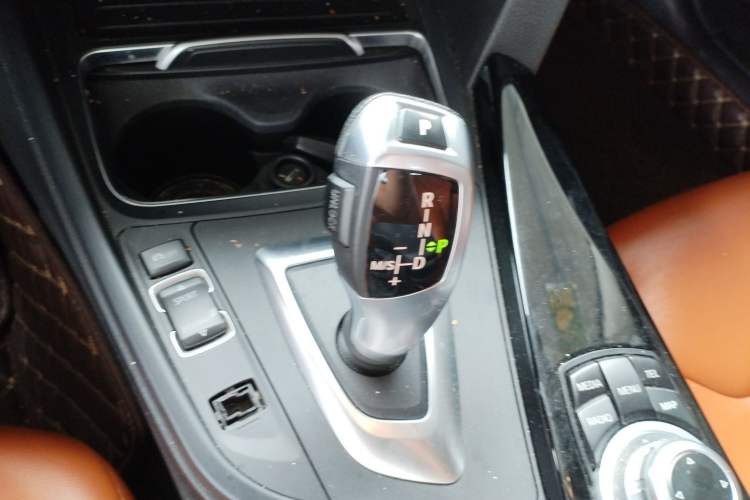 Used BMW 3 Series 2016 320Li Fashion Model Gear Lever