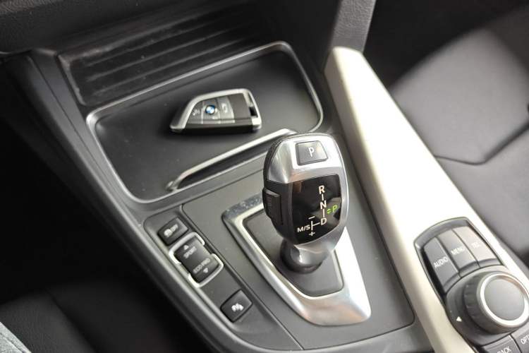 Used BMW 3 Series 2016 320Li Ambition Model Gear Lever