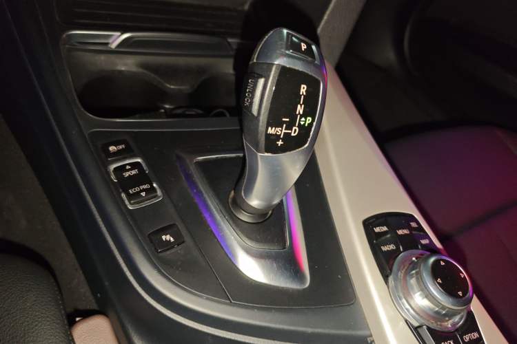 Used BMW 3 Series 2016 320i Fashion Model Gear Lever