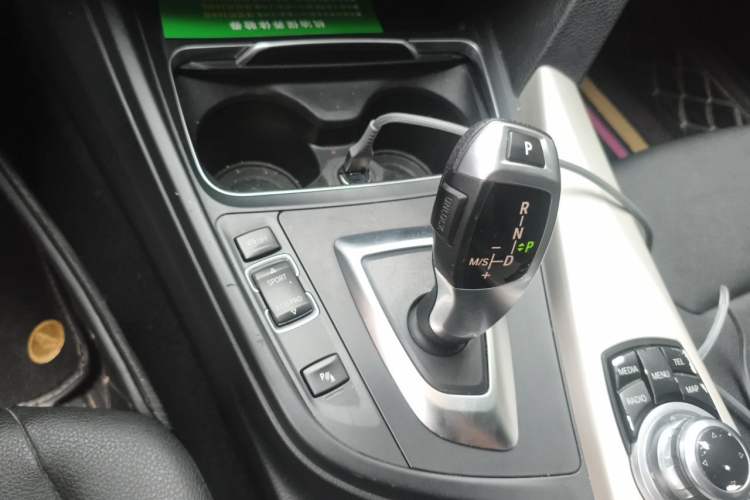 Used BMW 3 Series 2016 320Li Fashion Model Gear Lever