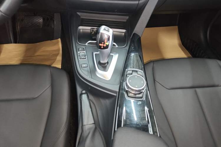 Used BMW 3 Series 2016 320Li Ambition Model Gear Lever