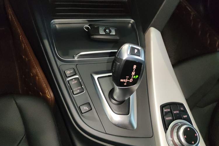 Used BMW 3 Series 2016 320i Fashion Model Gear Lever