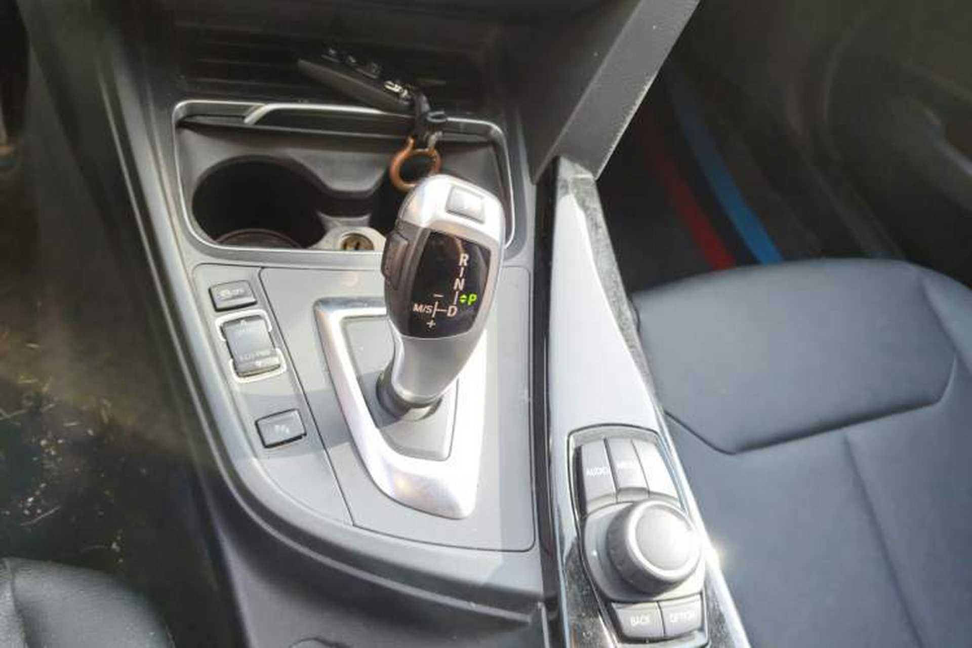 Used BMW 3 Series 2016 316i Fashion Model Gear Lever