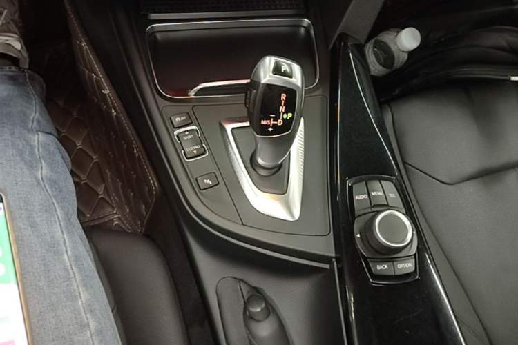 Used BMW 3 Series 2016 320Li Ambition Model Gear Lever