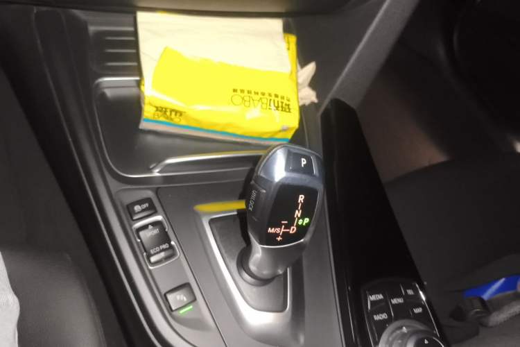 Used BMW 3 Series 2016 320Li Fashion Model Gear Lever