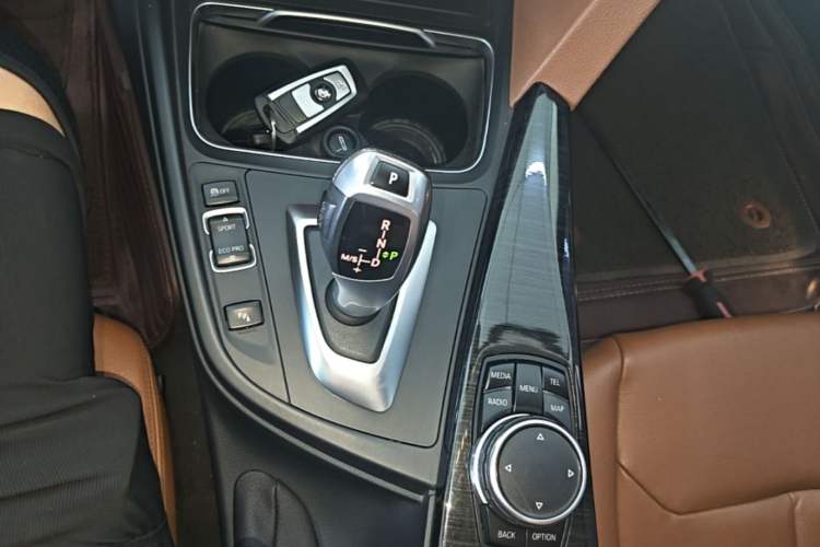 Used BMW 3 Series 2016 320Li Luxury Design Package Gear Lever