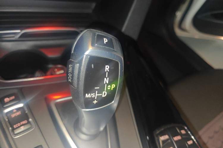 Used BMW 3 Series 2016 320Li Fashion Model Gear Lever
