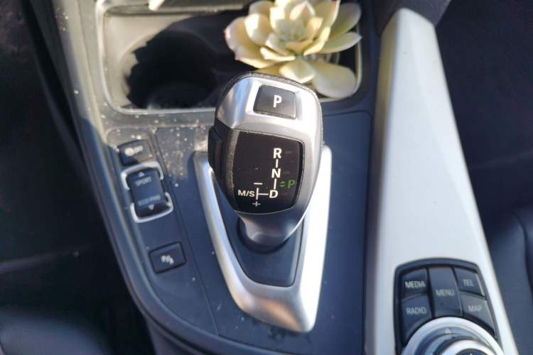Used BMW 3 Series 2016 320Li Fashion Model Gear Lever