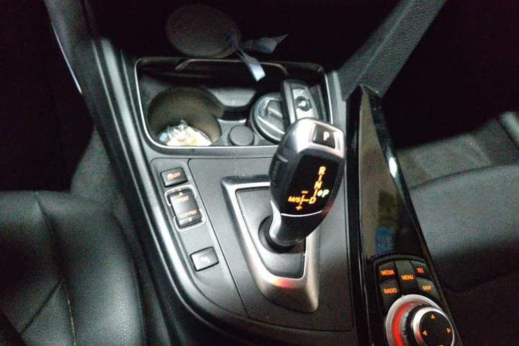 Used BMW 3 Series 2016 320i Fashion Model Gear Lever