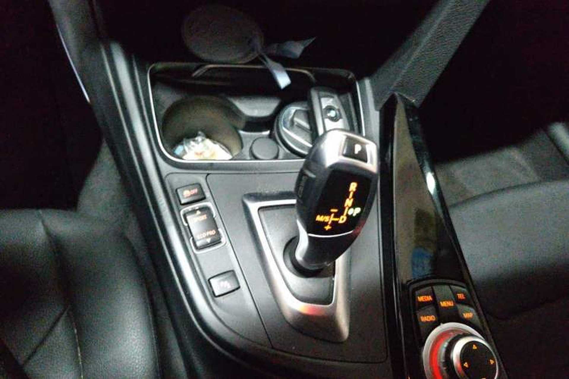 Used BMW 3 Series 2016 320i Fashion Model Gear Lever