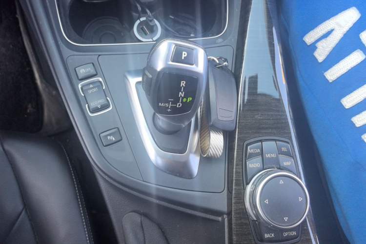Used BMW 3 Series 2016 320Li Luxury Design Package Gear Lever