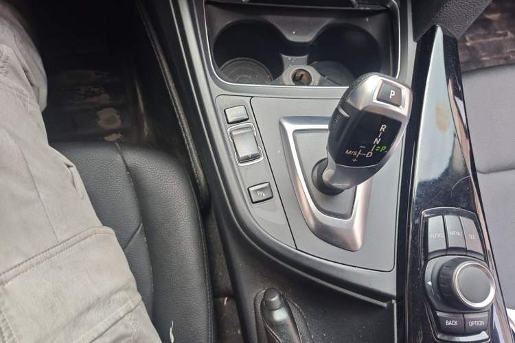 Used BMW 3 Series 2016 320Li Ambition Model Gear Lever