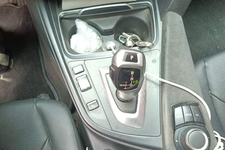 Used BMW 3 Series 2016 316Li Fashion Model Gear Lever