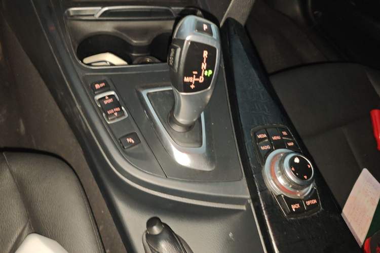 Used BMW 3 Series 2016 320Li Ambition Model Gear Lever