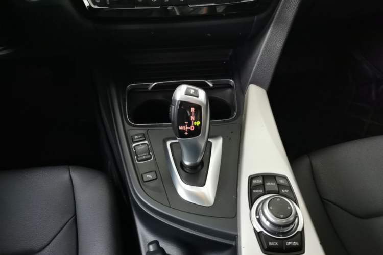 Used BMW 3 Series 2016 320Li Fashion Model Gear Lever