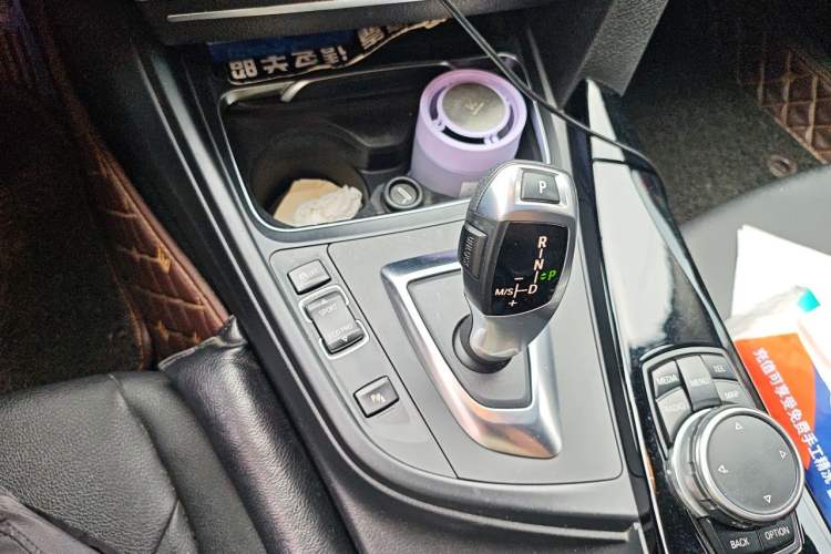 Used BMW 3 Series 2016 320i Fashion Model Gear Lever