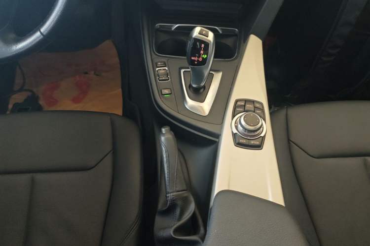 Used BMW 3 Series 2016 320Li Fashion Model Gear Lever