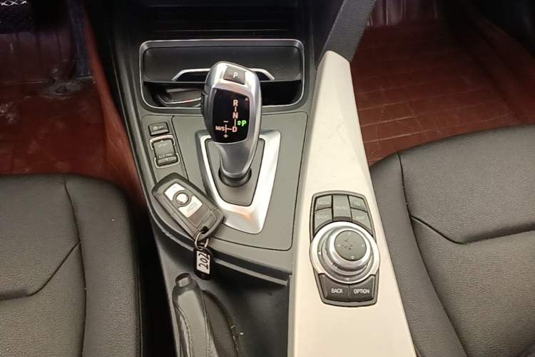 Used BMW 3 Series 2016 320i Fashion Model Gear Lever