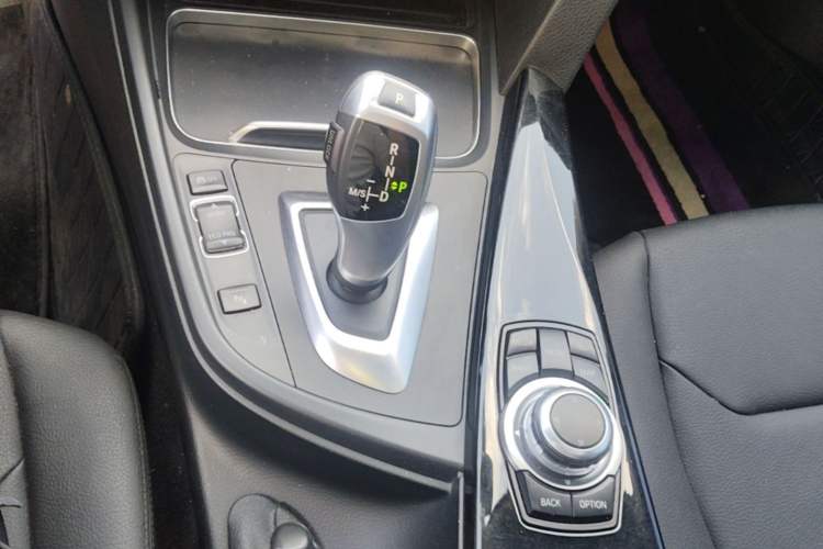 Used BMW 3 Series 2016 320Li Fashion Model Gear Lever