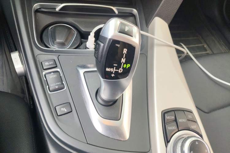 Used BMW 3 Series 2016 320i Fashion Model Gear Lever