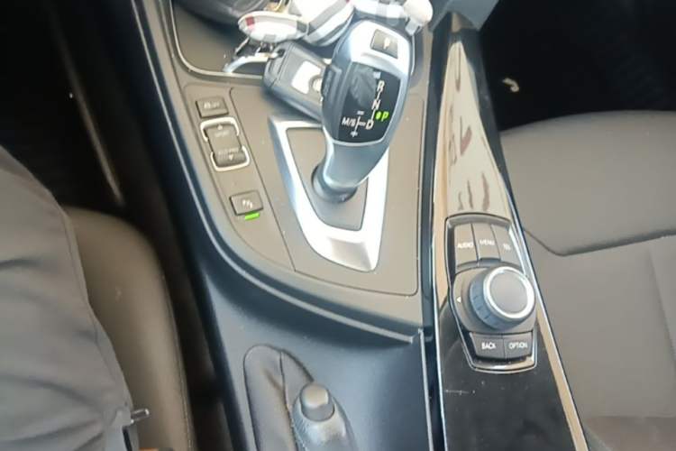 Used BMW 3 Series 2016 320Li Ambition Model Gear Lever