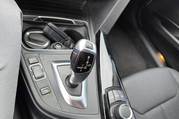 Used BMW 3 Series 2016 316Li Fashion Model Gear Lever