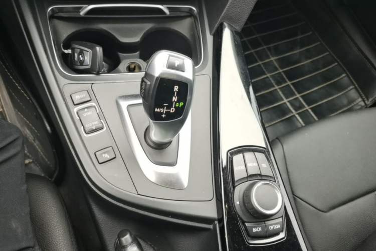 Used BMW 3 Series 2016 320Li Ambition Model Gear Lever