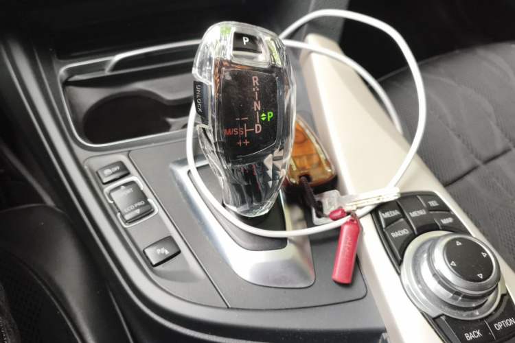 Used BMW 3 Series 2016 320i Fashion Model Gear Lever