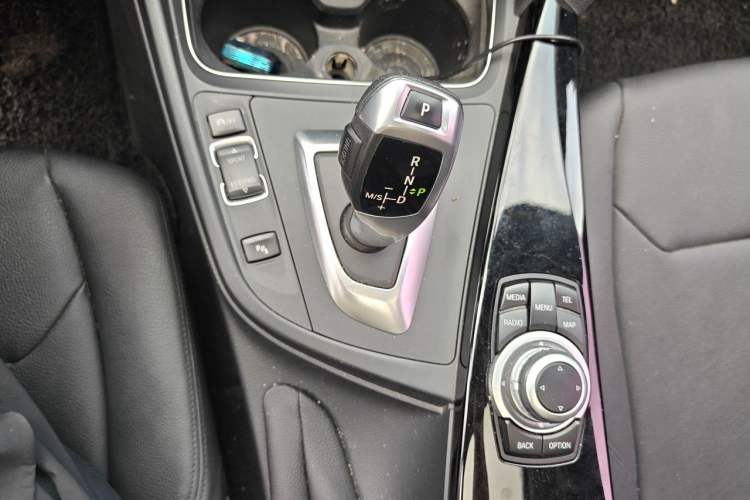 Used BMW 3 Series 2016 320Li Fashion Model Gear Lever