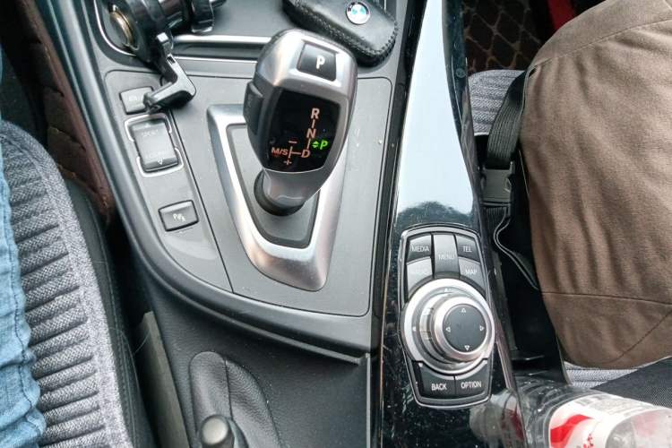 Used BMW 3 Series 2016 320Li Fashion Model Gear Lever