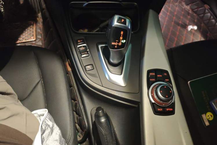 Used BMW 3 Series 2016 320Li Fashion Model Gear Lever