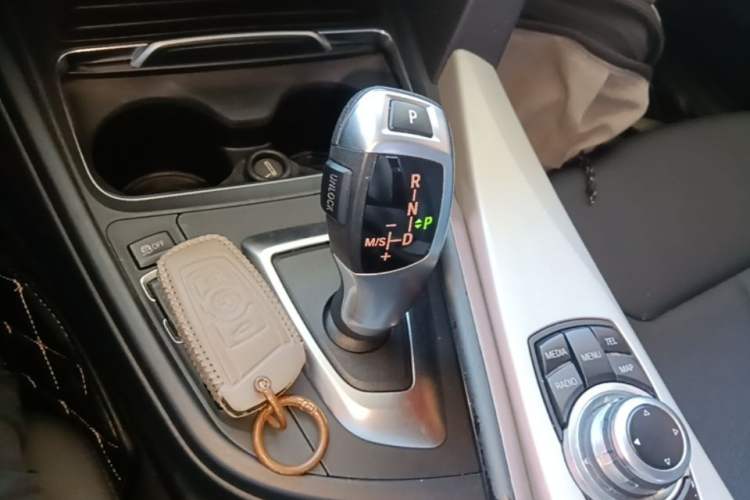 Used BMW 3 Series 2016 320i Fashion Model Gear Lever