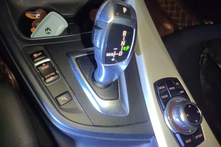 Used BMW 3 Series 2016 320Li Fashion Model Gear Lever