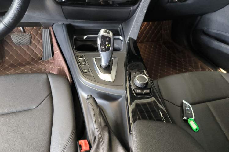 Used BMW 3 Series 2016 320Li Ambition Model Gear Lever