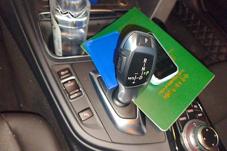 Used BMW 3 Series 2016 320i Fashion Model Gear Lever