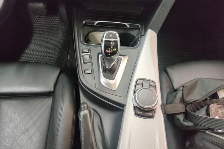 Used BMW 3 Series 2016 328i xDrive M Sport Edition Gear Lever