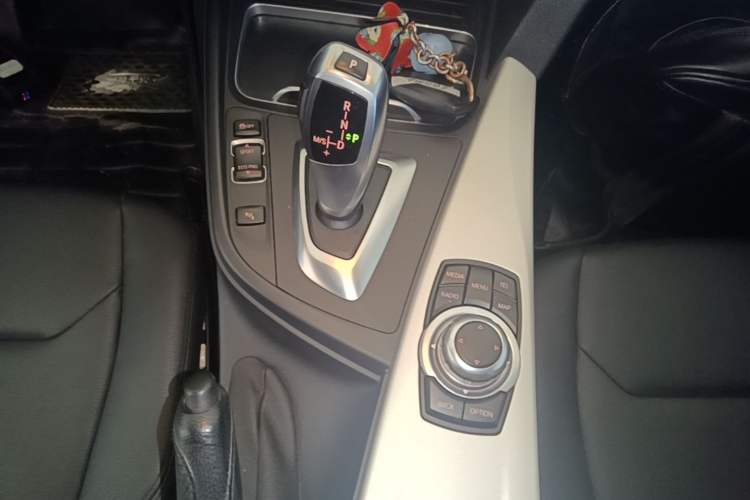 Used BMW 3 Series 2016 320i Fashion Model Gear Lever