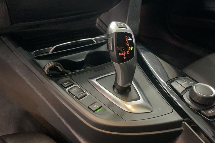 Used BMW 3 Series 2016 320Li Ambition Model Gear Lever