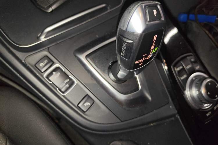 Used BMW 3 Series 2016 320Li Fashion Model Gear Lever