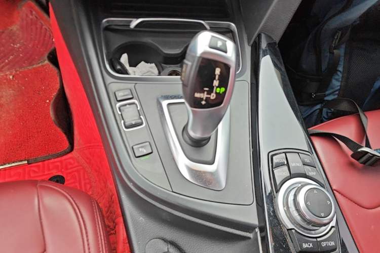 Used BMW 3 Series 2016 320i Fashion Model Gear Lever