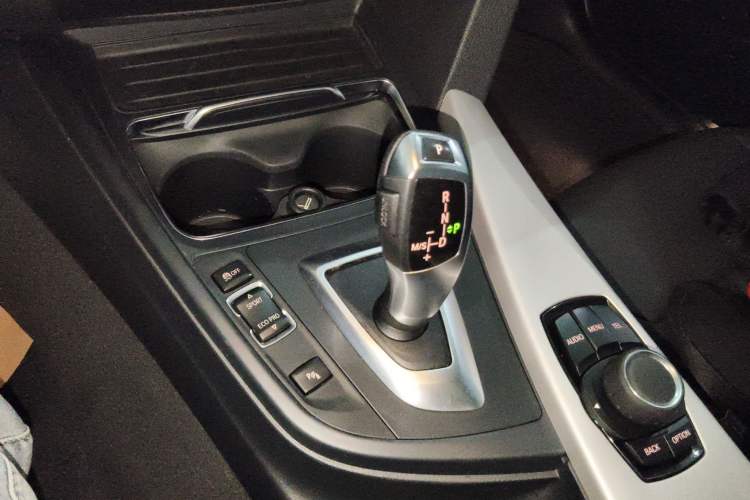 Used BMW 3 Series 2016 320Li Ambition Model Gear Lever