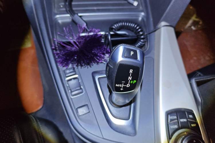 Used BMW 3 Series 2016 320Li Fashion Model Gear Lever