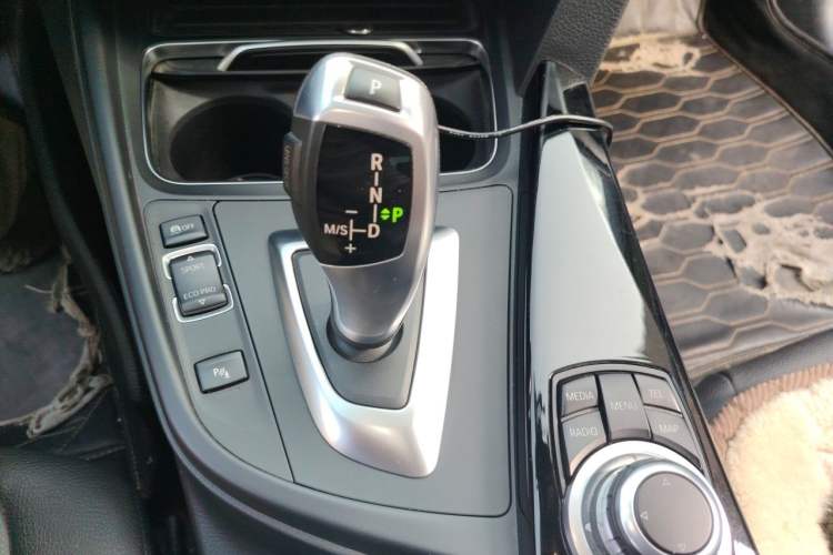 Used BMW 3 Series 2016 320Li Fashion Model Gear Lever