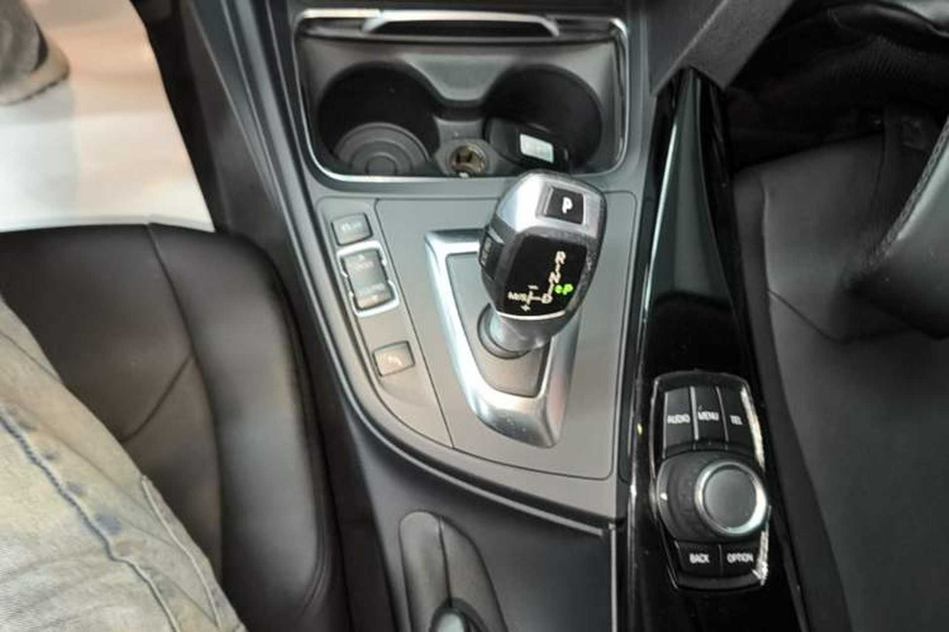 Used BMW 3 Series 2016 320Li Ambition Model Gear Lever