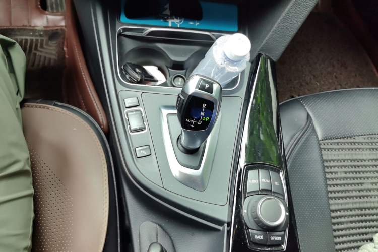 Used BMW 3 Series 2016 316Li Fashion Model Gear Lever