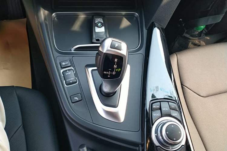 Used BMW 3 Series 2016 320Li Fashion Model Gear Lever