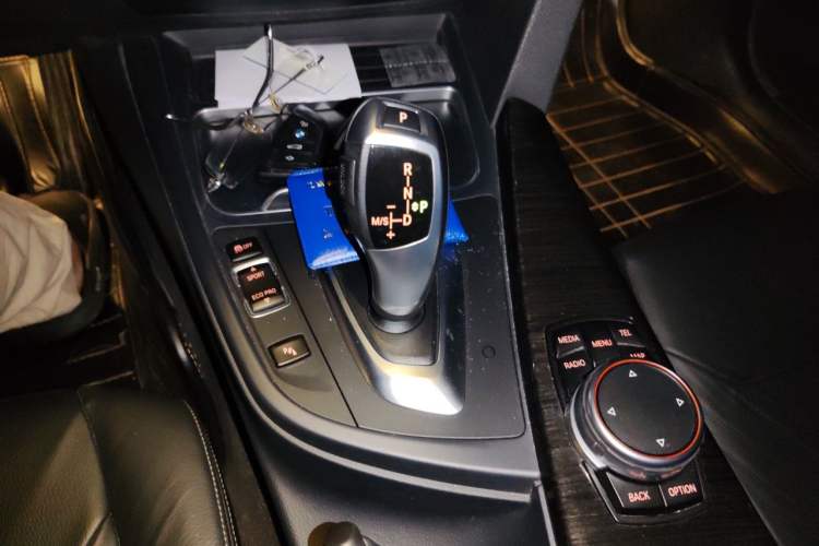 Used BMW 3 Series 2016 320Li Fashion Model Gear Lever